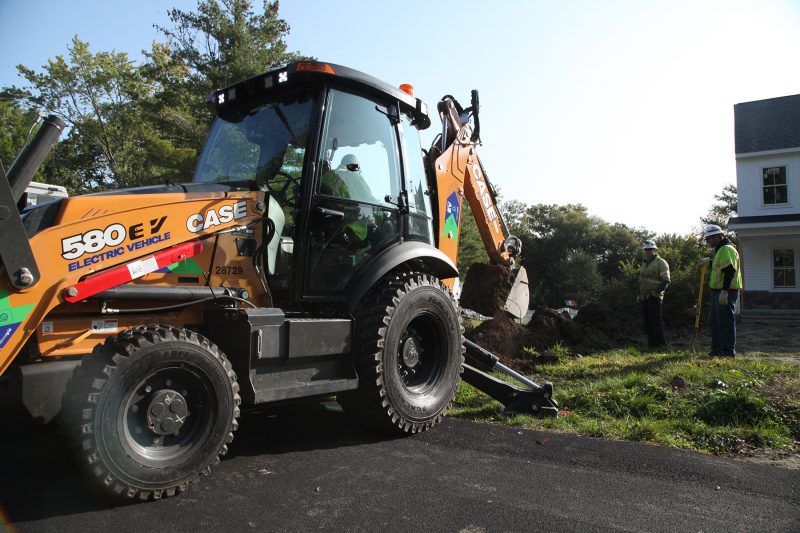 CASE delivers electric backhoe loaders to utilities in New York Rock